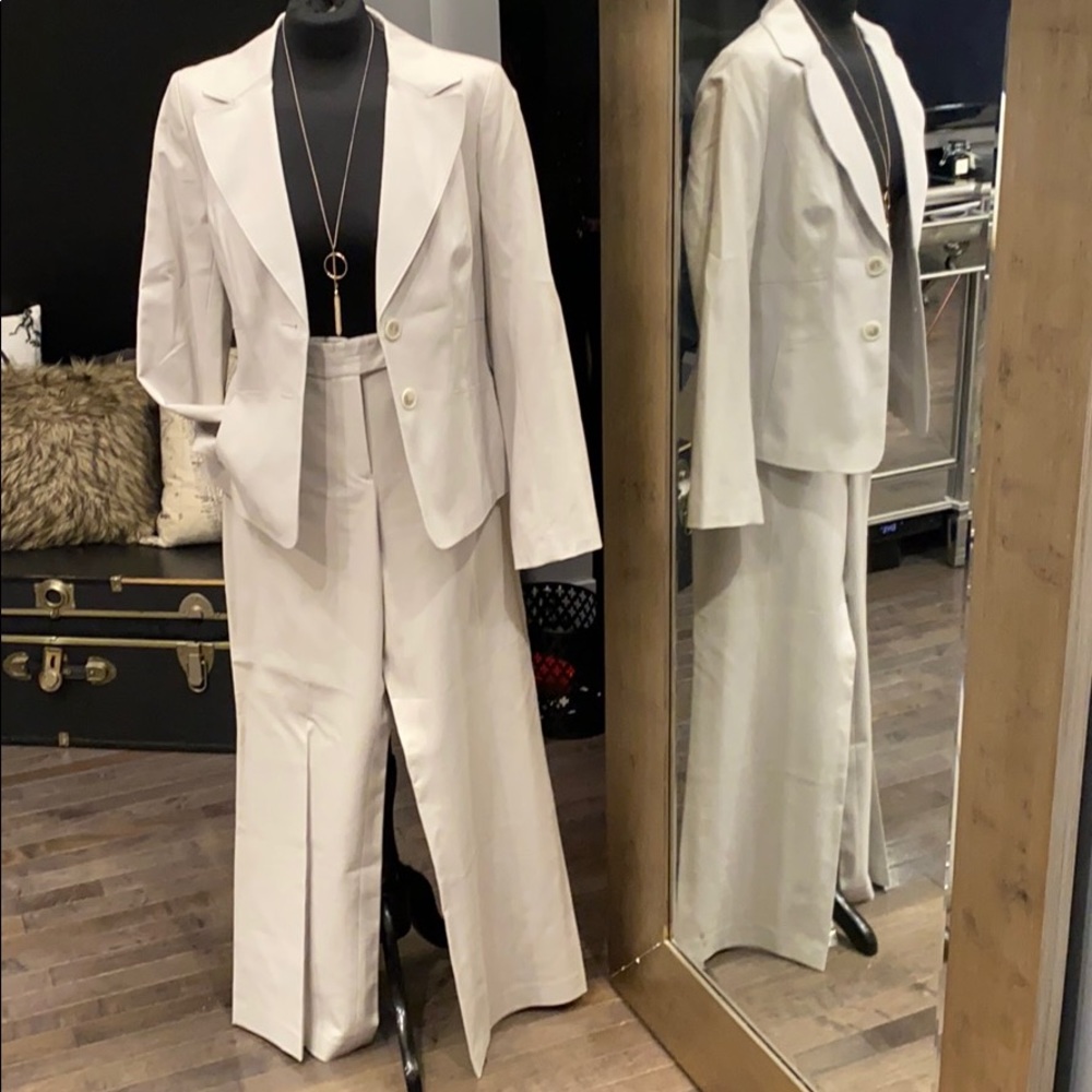 Ann Taylor Cream pants suit